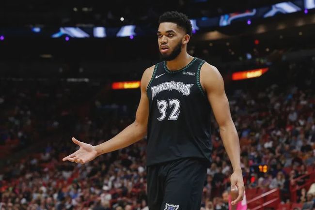 奖杯画上一 奖杯画上一